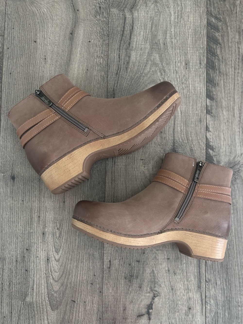 Dansko Brook Leather Clog Ankle Boots Clog Size EU 39, U.S. 8.5 - 9 - Picture 4 of 12